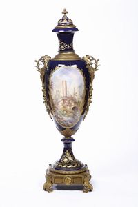 Monumentale vaso<BR>Francia, verso la fine del XIX secolo  - Asta Sei Secoli di Arti e Arredi - Associazione Nazionale - Case d'Asta italiane