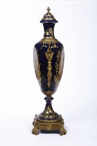Monumentale vaso<BR>Francia, verso la fine del XIX secolo  - Asta Sei Secoli di Arti e Arredi - Associazione Nazionale - Case d'Asta italiane