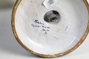 Monumentale alzata centrotavola<BR>Gualdo Tadino, Manifattura �Luca della Robbia�, 1938-1950 circa  - Asta Sei Secoli di Arti e Arredi - Associazione Nazionale - Case d'Asta italiane