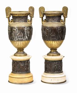 Coppia di vasi neoclassici in marmo e bronzo da modello tratto dall'antico. XIX secolo  - Asta Sei Secoli di Arti e Arredi - Associazione Nazionale - Case d'Asta italiane