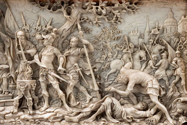 �Placca in avorio finemente intagliata raffigurante il Sacrificio di Muzio Scevola  - Asta Arredi e Dipinti Antichi da una Dimora Lombarda - Associazione Nazionale - Case d'Asta italiane