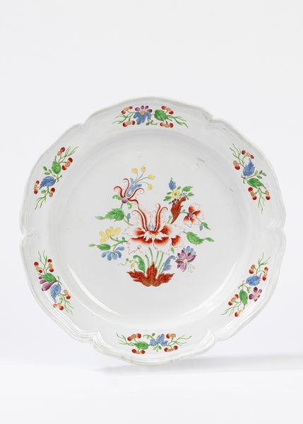 Piatto in maiolica policroma  - Asta Arredi e Dipinti Antichi da una Dimora Lombarda - Associazione Nazionale - Case d'Asta italiane