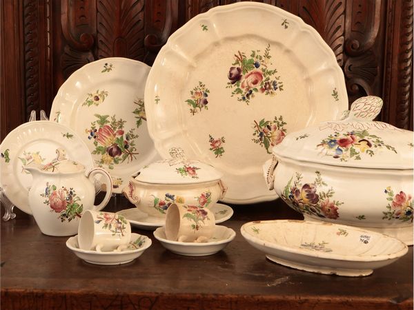 Servizio di piatti in terraglia, Società Ceramica Richard  - Asta Di villa in villa Una collezione di vetri - Associazione Nazionale - Case d'Asta italiane