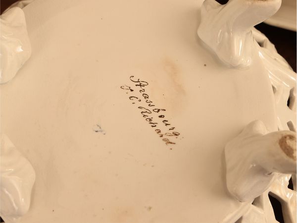 Servizio di piatti in terraglia, Società Ceramica Richard  - Asta Di villa in villa Una collezione di vetri - Associazione Nazionale - Case d'Asta italiane