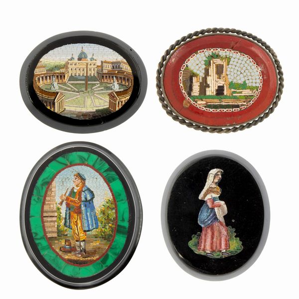 Gruppo di quattro placche in micromosaico  - Asta Dipinti Antichi e del XIX Secolo Arredi e Sculture - Associazione Nazionale - Case d'Asta italiane