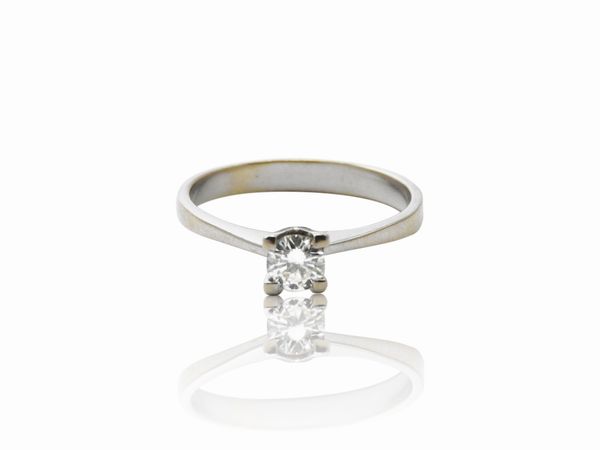Anello solitario in oro bianco con diamante  - Asta Gioielli e Orologi - Associazione Nazionale - Case d'Asta italiane