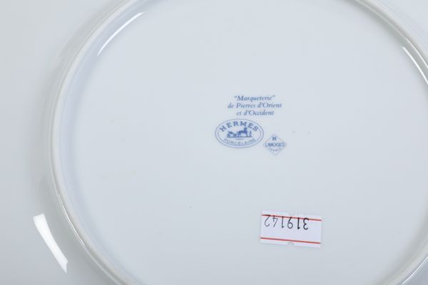 Parte di servizio da tavola Herms Marqueterie de pierres dures d'Orient et dOccident<BR>Limoges, verso la fine del XX secolo<BR>  - Asta L'Art de la Table - Associazione Nazionale - Case d'Asta italiane