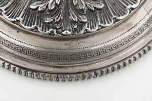 Alzata. Argenteria milanese del XX secolo, bollo dell'argentiere consunto di difficile lettura  - Asta L'Art de la Table - Associazione Nazionale - Case d'Asta italiane