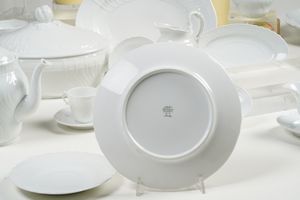 Servizio da tavola Vecchio Ginori<BR>Doccia, Manifattura Richard Ginori, XX secolo<BR>  - Asta L'Art de la Table - Associazione Nazionale - Case d'Asta italiane