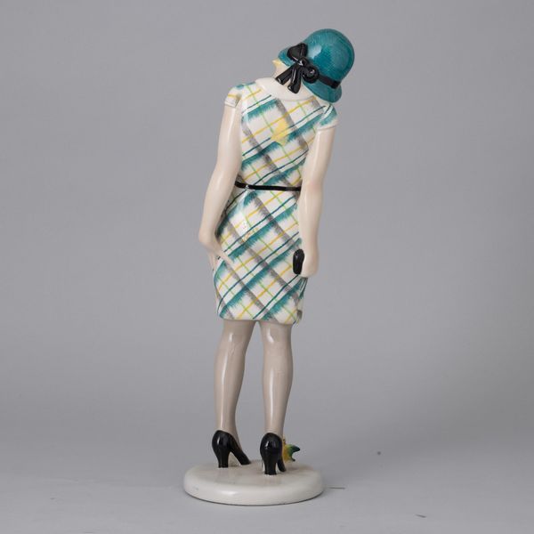 Helen König Scavini : Lenci, Torino 1938 Nella o Nasin  - Asta Ceramiche Italiane ed Europee del '900 - Associazione Nazionale - Case d'Asta italiane