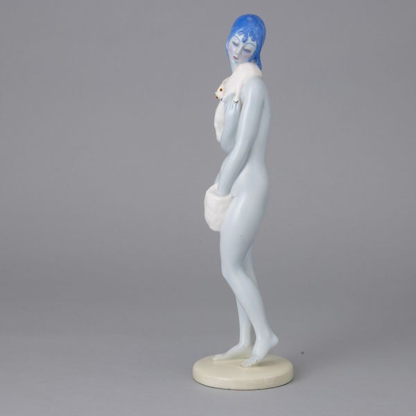 Mario Sturani : Lenci, Torino 1930 Nudino con pelliccia  - Asta Ceramiche Italiane ed Europee del '900 - Associazione Nazionale - Case d'Asta italiane