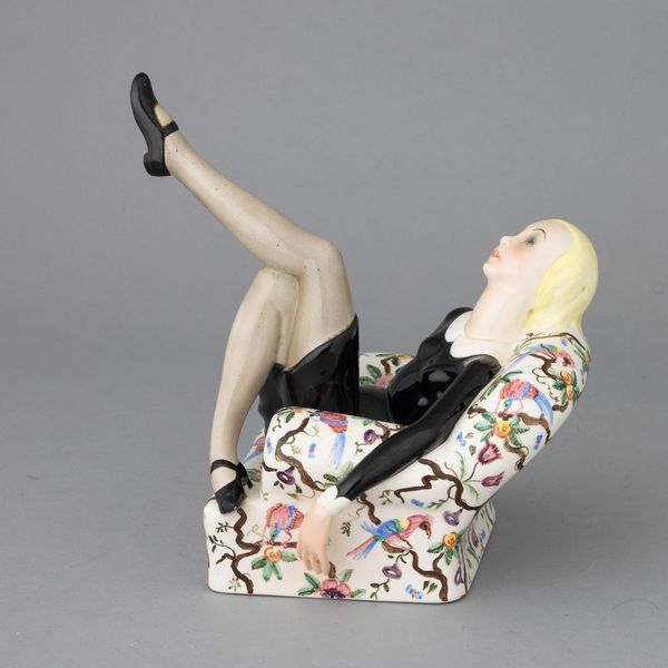 Helen König Scavini : Lenci, Torino 1933 Primo romanzo  - Asta Ceramiche Italiane ed Europee del '900 - Associazione Nazionale - Case d'Asta italiane