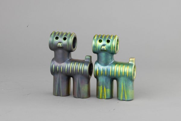 Judit Nádor : Zsolnay, Ungheria secolo XX Pipe dog  - Asta Ceramiche Italiane ed Europee del '900 - Associazione Nazionale - Case d'Asta italiane