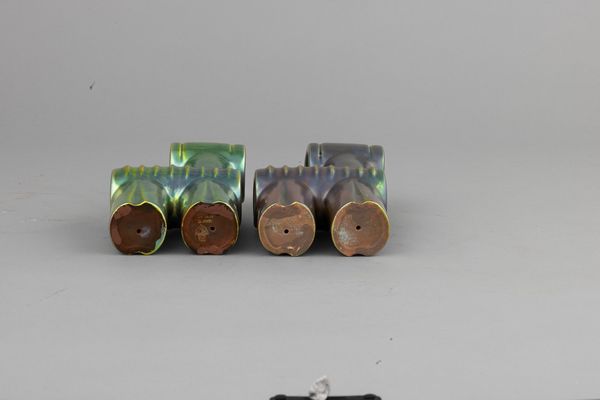 Judit Nádor : Zsolnay, Ungheria secolo XX Pipe dog  - Asta Ceramiche Italiane ed Europee del '900 - Associazione Nazionale - Case d'Asta italiane