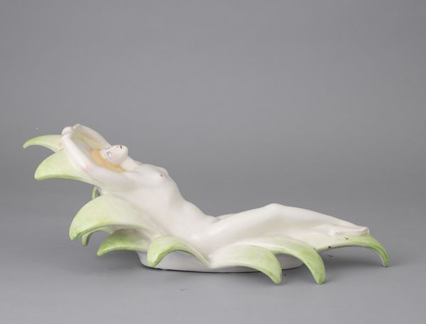 Giovanni Grande : Lenci, Torino 1930 ca Nuda su foglia  - Asta Ceramiche Italiane ed Europee del '900 - Associazione Nazionale - Case d'Asta italiane