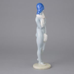 Mario Sturani : Lenci, Torino 1930 Nudino con pelliccia  - Asta Ceramiche Italiane ed Europee del '900 - Associazione Nazionale - Case d'Asta italiane