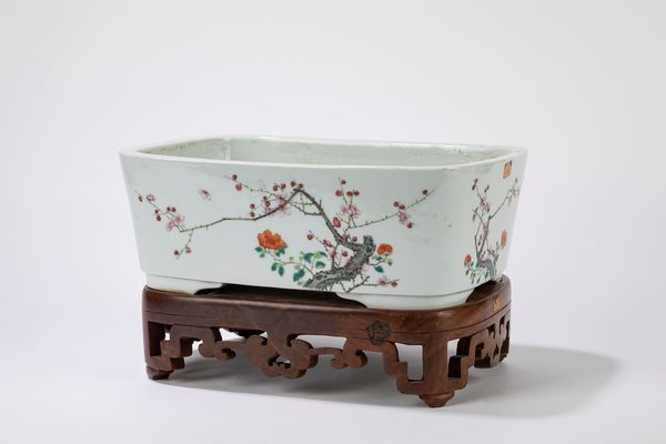Jardiniere rettangolare in porcellana famiglia rosa  - Asta Arte Orientale  - Associazione Nazionale - Case d'Asta italiane
