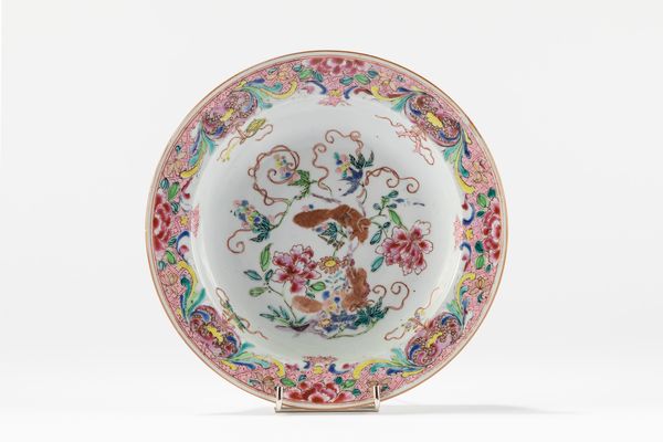 Piatto in porcellana famiglia rosa Squirrel and Grapes  - Asta Arte Orientale  - Associazione Nazionale - Case d'Asta italiane