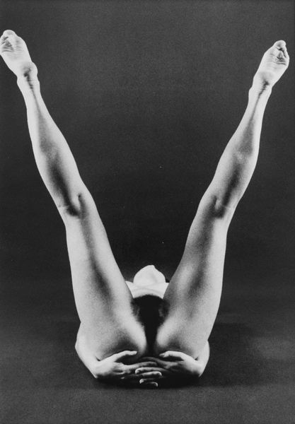 Nino Lo Duca : V come Vita (Alfabeto Umano)  - Asta Fotografia: Unveiled Beauty - Associazione Nazionale - Case d'Asta italiane