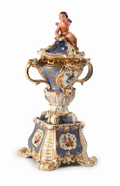 Vaso biansato con coperchio in porcellana policroma e dorata d'epoca Luigi Filippo, Francia  - Asta Antiquariato - Mobili, Sculture e Oggetti d'Arte - Associazione Nazionale - Case d'Asta italiane