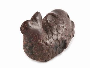 Balenottero scolpito in porfido, XVI/XVII secolo  - Asta Antiquariato - Mobili, Sculture e Oggetti d'Arte - Associazione Nazionale - Case d'Asta italiane