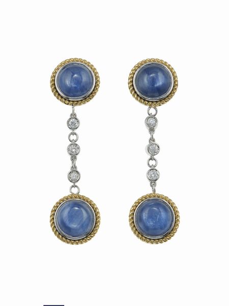Orecchini pendenti con zaffiri taglio cabochon e diamanti  - Asta Fine Jewels - Associazione Nazionale - Case d'Asta italiane