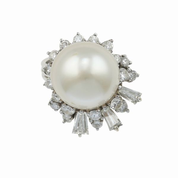Anello con perla coltivata e diamanti  - Asta Fine Jewels - Associazione Nazionale - Case d'Asta italiane