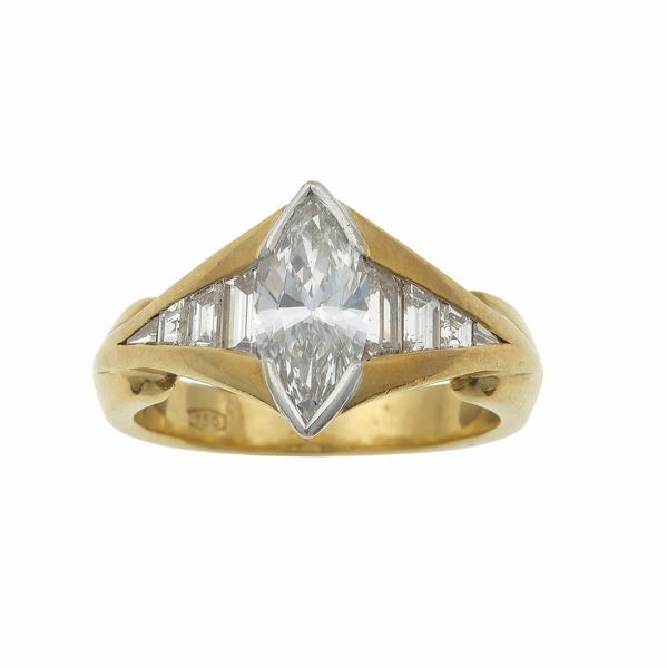 Anello con diamante taglio marquise di ct 1.16, colore F, caratteristiche interne IF, fluorescenza UV nulla  - Asta Fine Jewels - Associazione Nazionale - Case d'Asta italiane