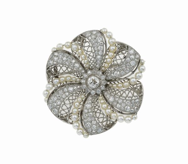 Spilla girandola con diamanti e piccole perle  - Asta Fine Jewels - Associazione Nazionale - Case d'Asta italiane