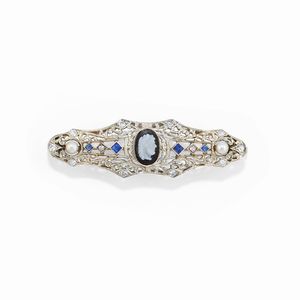 Due spille  - Asta Gioielli Importanti - Associazione Nazionale - Case d'Asta italiane