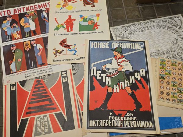 Collezione di manifesti, giochi da tavolo e copertine di volumi. Prima met� del XX secolo  - Asta Stampe - Associazione Nazionale - Case d'Asta italiane