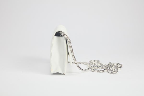 CHANEL : Borsa Wallet on chain  - Asta Luxury Fashion - Associazione Nazionale - Case d'Asta italiane