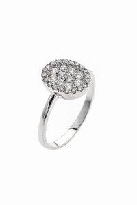 ANELLO - Peso gr 2 9 Misura 15 in oro bianco  sommità di forma ovale con pavé di diamanti taglio brillante per totali ct  [..]