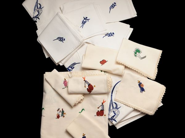 Due tovaglie in cotone ricamate  - Asta La Casa del Maestro Pietro Annigoni e di Rosa Segreto - Associazione Nazionale - Case d'Asta italiane