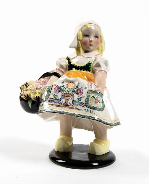 Sandro Vacchetti : Fanciulla con canestro di fiori  - Asta  Arte moderna e contemporanea: XIX, XX, XXI secolo. Con una sezione dedicata alla ceramica del �900 - Associazione Nazionale - Case d'Asta italiane