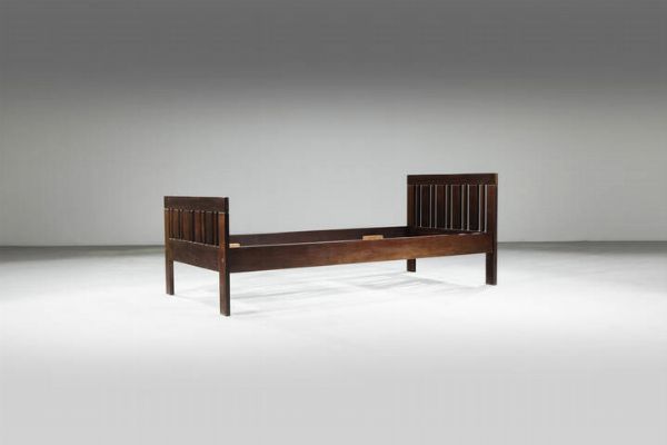 ETTORE SOTTSASS : Struttura in legno massello.  Prod. Poltronova  anni '70 cm 78x203x170 Difetti  - Asta Design - Associazione Nazionale - Case d'Asta italiane