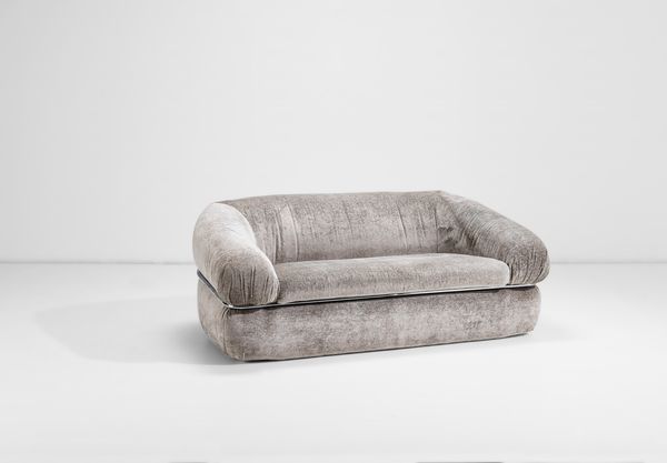 CP Company : Divano mod. Herradura  - Asta Design - Associazione Nazionale - Case d'Asta italiane