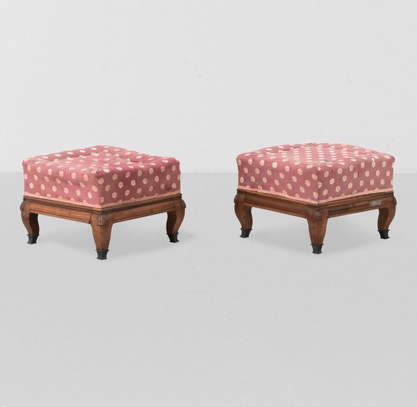 Tomaso Buzzi, Attribuito a : Due pouf.  - Asta Design - Associazione Nazionale - Case d'Asta italiane