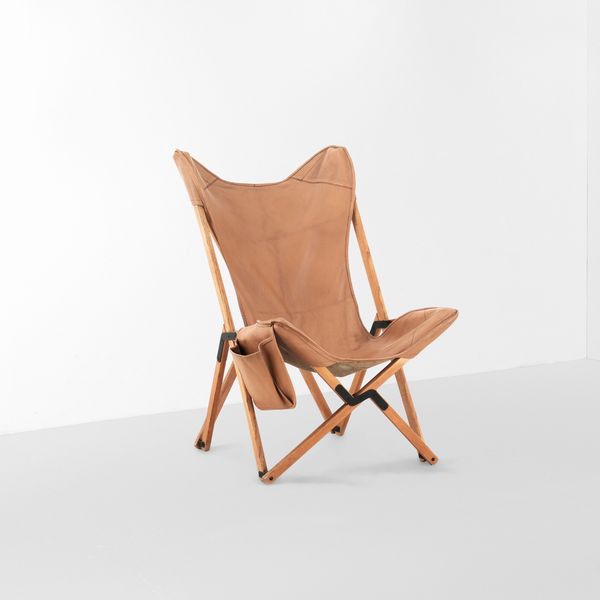 Studio Gavina : Poltrona mod. Tripolina  - Asta Design - Associazione Nazionale - Case d'Asta italiane