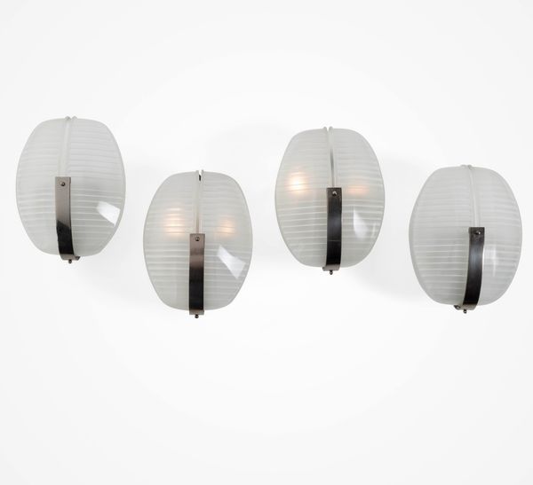 VICO MAGISTRETTI : Quattro lampade a parete mod. Lambda  - Asta Design - Associazione Nazionale - Case d'Asta italiane