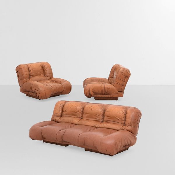 Due poltrone e divano  - Asta Design - Associazione Nazionale - Case d'Asta italiane