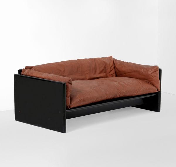 Dino  Gavina : Divano mod. Simone  - Asta Design - Associazione Nazionale - Case d'Asta italiane