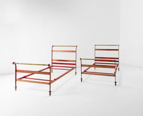 Piero Fornasetti : Due letti Greca  - Asta Design - Associazione Nazionale - Case d'Asta italiane