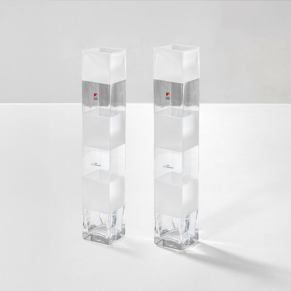 CHARLES RENNIE MACKINTOSH : Due vasi mod. Black & White  - Asta Design - Associazione Nazionale - Case d'Asta italiane