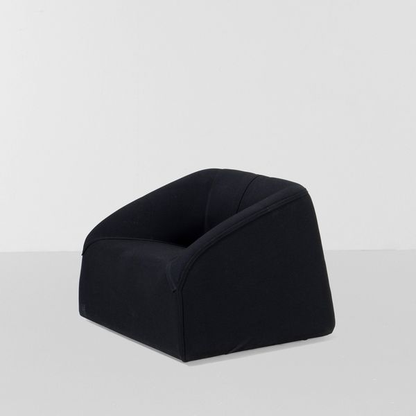 Kazuhide Takahama : Poltrona mod. Siviglia.  - Asta Design - Associazione Nazionale - Case d'Asta italiane