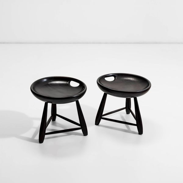 Sergio Rodrigues : Due pouf  - Asta Design - Associazione Nazionale - Case d'Asta italiane