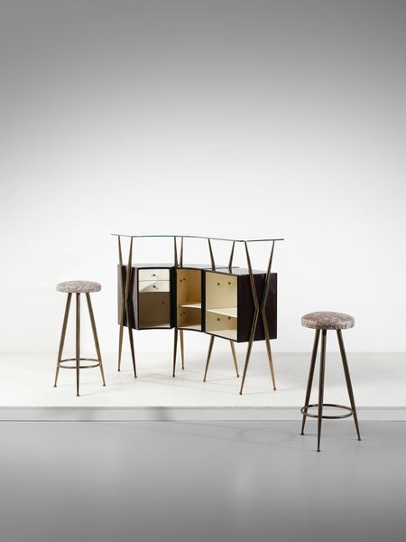 MANIFATTURA BRIANZOLA : Mobile bar con coppia di sgabelli  - Asta Asta 494 | DESIGN E ARTI DECORATIVE DEL NOVECENTO Online - Associazione Nazionale - Case d'Asta italiane
