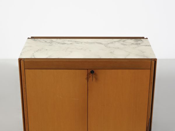 MANGIAROTTI ANGELO (1921 - 2012) : Mobile contenitore della serie D4 per Molteni, Giussano  - Asta Asta 494 | DESIGN E ARTI DECORATIVE DEL NOVECENTO Online - Associazione Nazionale - Case d'Asta italiane