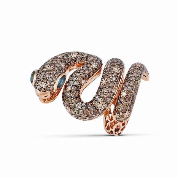 ANELLO A SERPE CON DIAMANTI E PIETRE SEMIPREZIOSE  - Asta GIOIELLI - Associazione Nazionale - Case d'Asta italiane