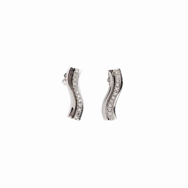 PAIO DI ORECCHINI CON DIAMANTI  - Asta GIOIELLI - Associazione Nazionale - Case d'Asta italiane